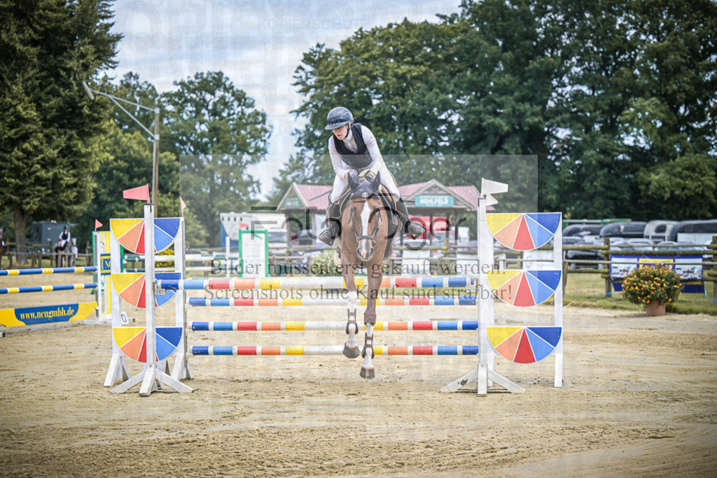 DOS_5484 | Entdecke hochwertige Reitturnierfotos von Foto Oger. Professionell, emotional und authentisch – jetzt Lieblingsmomente im Shop bestellen.Deutschlandweite Turnierfotografie. - Realisiert mit Pictrs.com