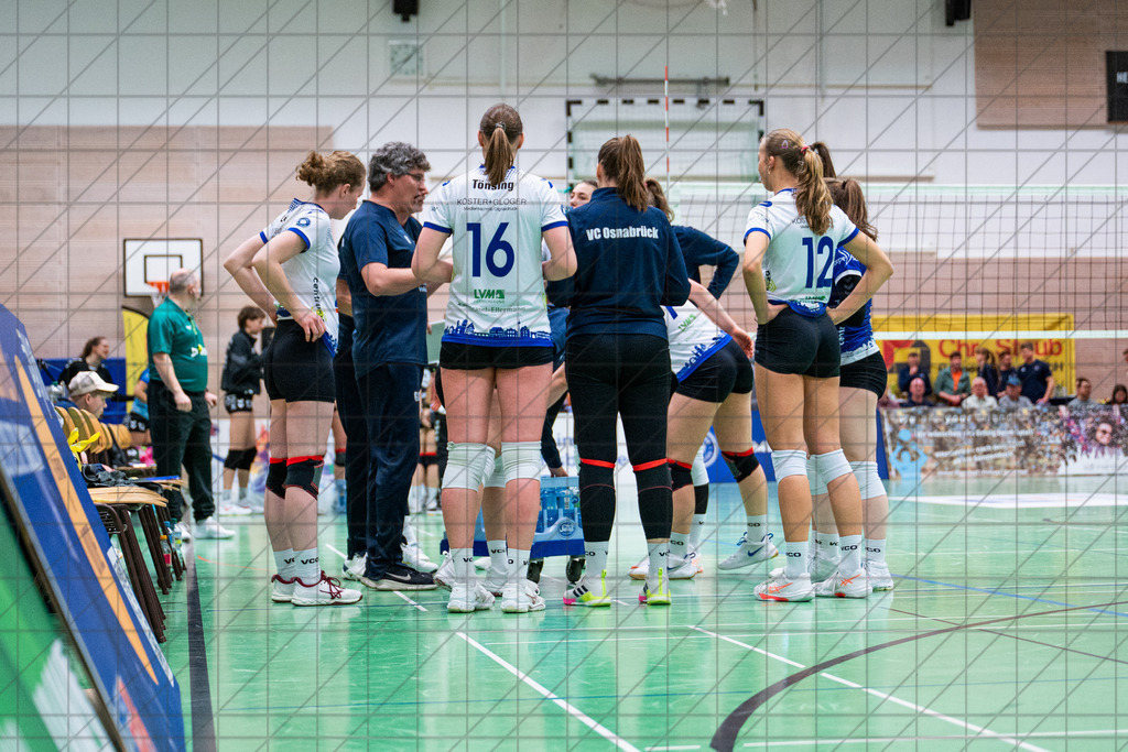 2. VBLF Nord 25/26 | Spiel 4113 | VC Osnabrück vs. SFF Bonn | Auszeit Volleyballclub Osnabrück e.V. //  21.03.26: 2. VBLF Nord 25/26 | Spiel 4113 | VC Osnabrück vs. SFF Bonn / Osnabrück / Deutschland  //   CREDIT:www.bullenfotos.de, Martin König, Hörner Weg 40, D-49078 Osnabrück, +4917663732967 // Nutzung und Weitergabe nur zu den vereinbarten Zwecken. Presseanfragen an Ersteller. Alle Rechte beim Ersteller. Honorierung nach MFM. - Realisiert mit Pictrs.com