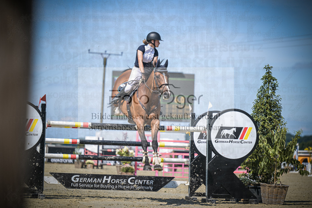 DOS_2805 | Entdecke hochwertige Reitturnierfotos von Foto Oger. Professionell, emotional und authentisch – jetzt Lieblingsmomente im Shop bestellen.Deutschlandweite Turnierfotografie. - Realisiert mit Pictrs.com