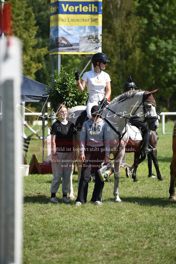 DSC_0438 | Pferde- und Turnierfotografie in Westsachsen. Pferdeportraits, Auftragszeichnungen und intuitive Kunst.