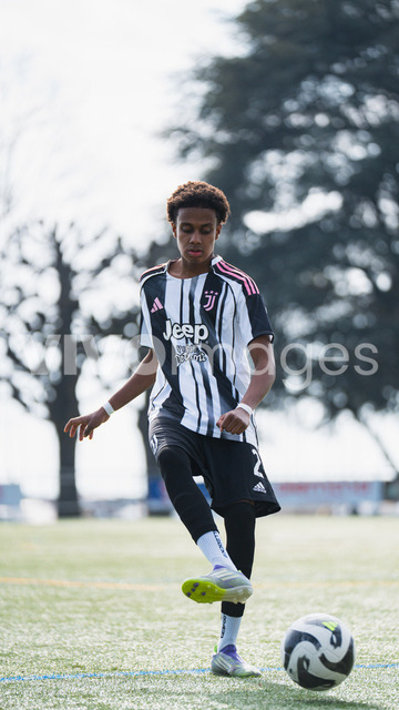 juv_lut_fmachado-0070 | Images from the Juniors B match between Juventus Academy and FC Lutry, played on 18 March 2026 in Lutry, Switzerland, featuring players, coaching staff and match action throughout the game.
