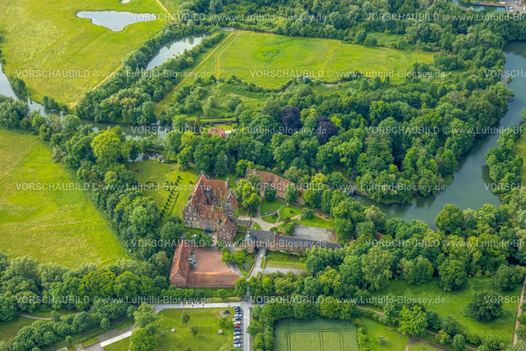 Hamm220601904 | Luftbild, Schloss Heessen, Privatschule und Internat, Heessen, Hamm, Ruhrgebiet, Nordrhein-Westfalen, Deutschland