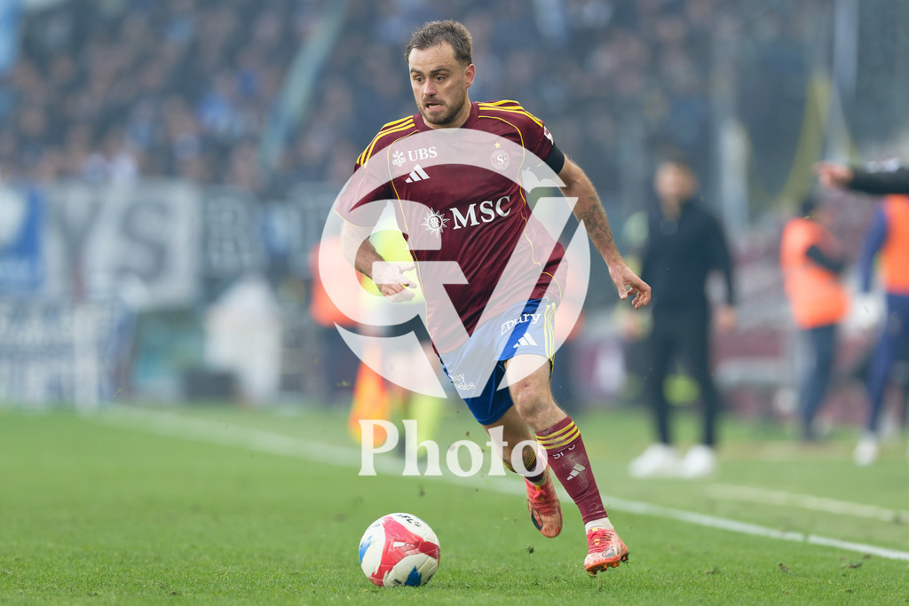 Brack Super League - Servette FC v FC Zurich | Timothe Cognat (8 Servette FC) in action (close up)  during the Brack Super League match between Servette FC and FC Zurich at Stade de Geneve in Geneva, Switzerland