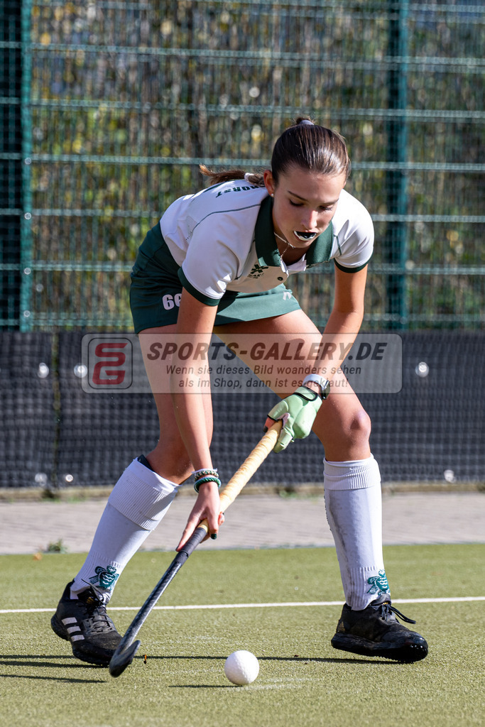 SFE_20231021_0051 | Deutsche Meisterschaft Weibliche U16 Halbfinale Uhlenhorst Mülheim - Berliner HC am 21.10.2023 in Köln (Düsseldorfer Hockeyclub 1905 e.V.), Photo: Stephan Fehrmann 2023 (Sports-Gallery)