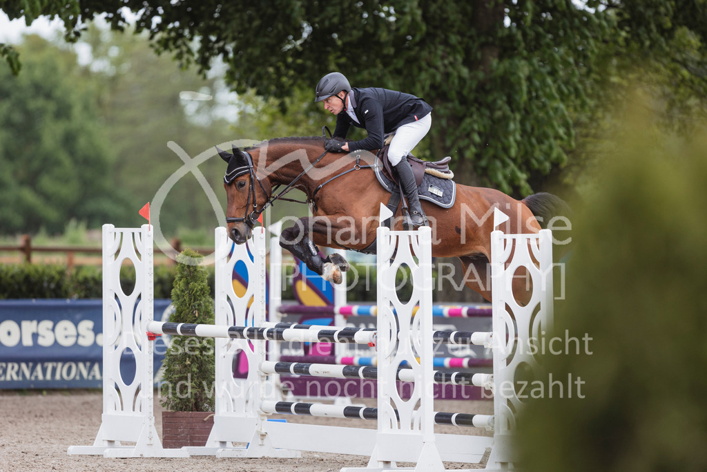 250506_Mühlen_SprPf-L1-401 | Deine schönsten Turniermomente als professionelle Fotos! Entdecke hochwertige Pferdesport-Fotografie im Online-Shop. Jetzt Fotos finden & bestellen!