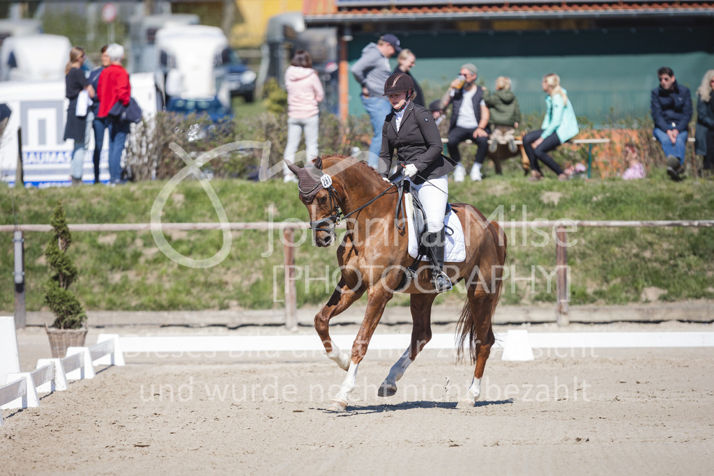 220418_L-Dressur-225 | Frühlingsfest der Pferde
Herford
18.April 2022
Dressurprfg. Kl.L* - Tr. L2ausw. geschlossen