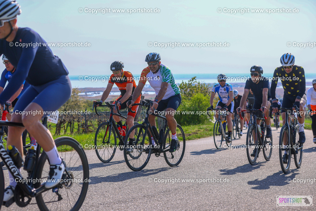 TRA_0807 | Neusiedlersee Radmarathon 2026@sportshot_your_pictrs #yourpictures#roadtowm2029 #nrm #neusiedlerseeradmarathon #neusiedlersee #neusiedlerseetourismus #burgenland #mörbisch #nrm26 #burgenlandtourismus #voglundco #poweredbyburgenlandtourismus #radsport #rad #marathon #ucigranfondo #visitburgenland #ucigranfondoworldseries