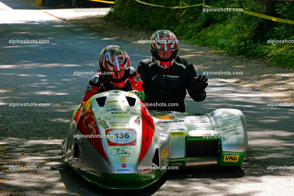 P1036613 | Erleben Sie atemberaubende, hochqualitative Fotos Ihrer Fahrt entlang der malerischen Alpenstraßen. Besuchen Sie alpineshots.com, um professionelle Aufnahmen Ihrer unvergesslichen Reise zu finden und zu kaufen - Realisiert mit Pictrs.com