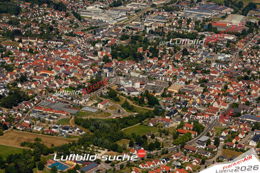 Das Luftbild der Stadt Krumbach wurde 2022 vom Flugzeug heraus erstellt (keine Drohnen-Aufnahmen) Aufnahmehöhe ca.450 Meter- hohe Bildauflösung und Druck-Qualität. Garantiert!