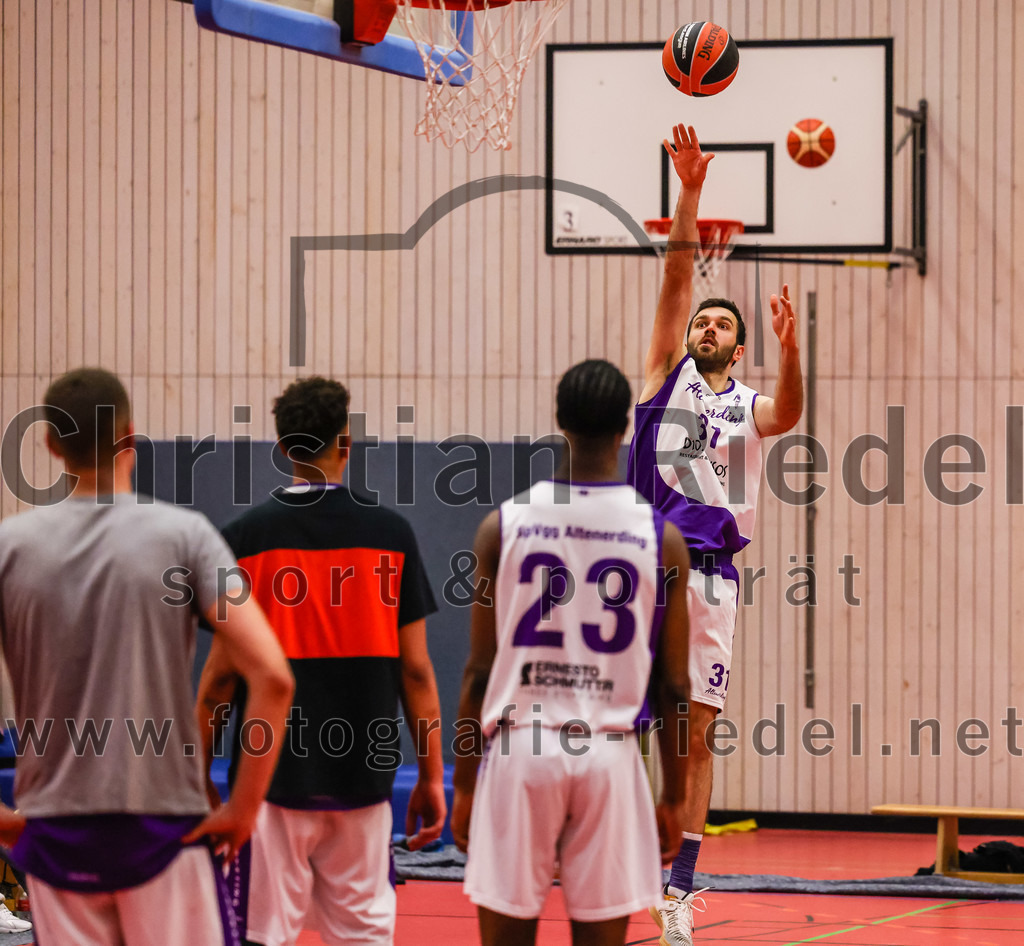 2022-05-29_043_SpVgg_Altenerding_gegen_Muenchen_Basket_2 | Erding, Deutschland, 29.05.2022:
Basketball, Bezirksliga 2021 / 2022, Herren Turnier der 2. der Aufstiegsrunden, SpVgg Altenerding gegen München Basket 2, Endergebnis: 

Sasa Sukovic (SpVgg Altenerding, #31)

Foto: Christian Riedel / fotografie-riedel.net