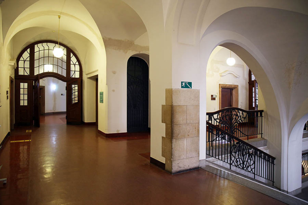 Bildlexikon Leipzig - Neues Rathaus - Rathausflur | Das Team hinter BILDLEXIKON LEIPZIG bündelt historische wie aktuelle Informationen über die Stadt Leipzig in Text und Bild auf einer Plattform und stellt diese der interessierten Öffentlichkeit zur Verfügung.