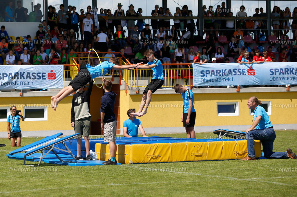 A_LUI_010622_90 | SPORT,FUSSBALL,SPARKASSE SCHUELERLIGA LANDESFINALE 2022 PETTENBACH 01.06.2022 IM BILD: (LINZ VIOLETT) UND (RIED GRUEN) FOTO.FOTOLUI