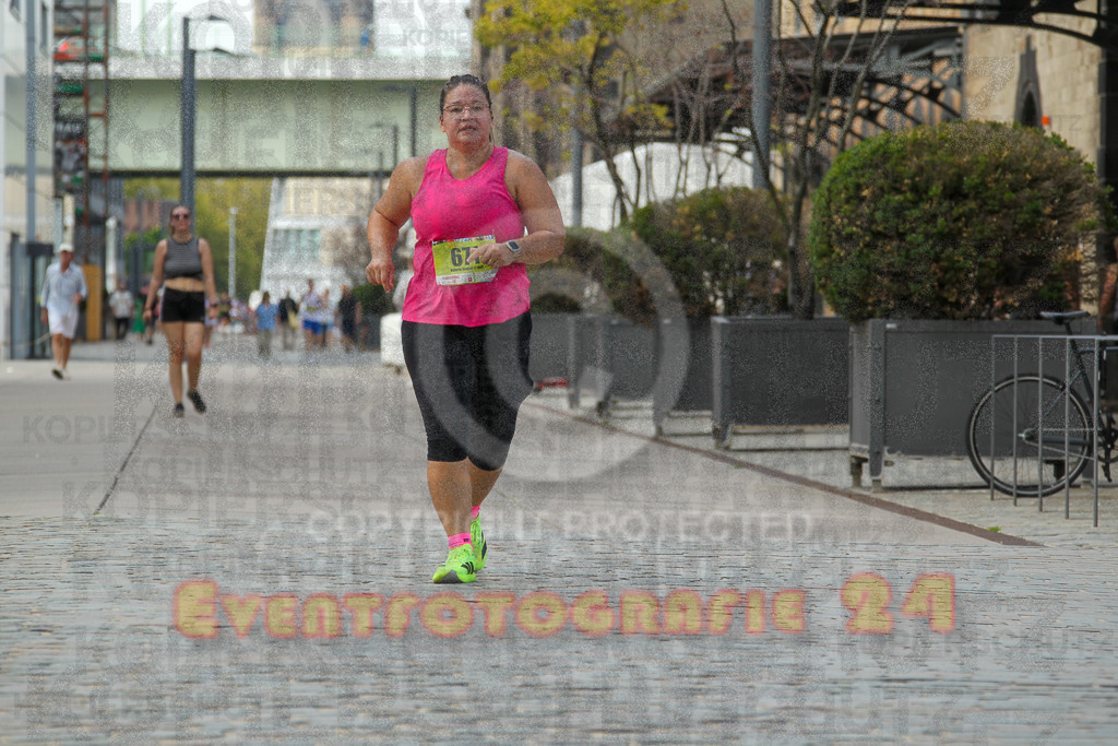 250920_1507_EV4_8116 | Sportfotografie im Rhein-Sieg Kreis, Köln, Bonn, NRW, Rheinland Pfalz, Hessen, etc. Unser Tätigkeitsfeld umfasst den Laufsport vom Volkslauf über den Marathon, Duathlon, Triathon bis zum Ultralauf wie Kölnpfad Ultra oder Schindertrail.