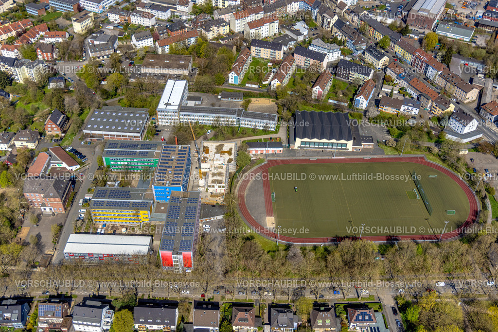 Witten220401182 | Luftbild, Otto-Schott-Realschule und Berufskolleg mit dem Husemann Sportplatz, Witten, Ruhrgebiet, Nordrhein-Westfalen, Deutschland