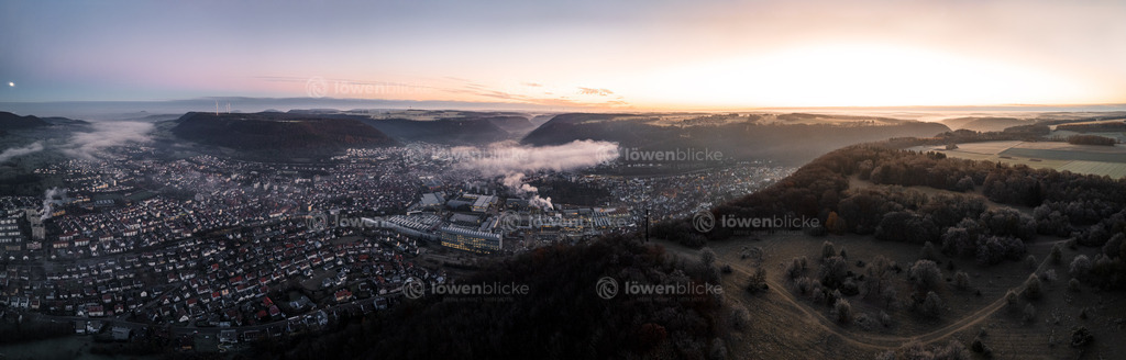 Blick über das Ostlandkreuz auf die Fünf-Täler Stadt | löwenblicke | shop
