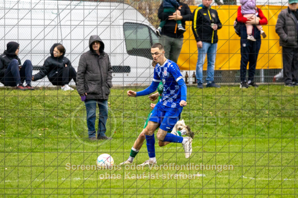 20251116_151538_0773 | #,KSG Eislingen (grün) vs. Croatia 2012 Geislingen (blau), Fussball, Kreisliga A3 - Bezirk Neckar/Fils, 13. Spieltag, Saison 2025/2026, Rasensportplatz KSG, Albstraße 69, 73054 Eislingen, 16.11.2025 - 14:30 Uhr,Foto: PhotoPeet-Sportfotografie/Peter Harich