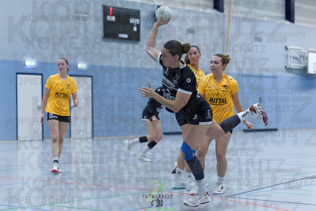 Handball Frauen Oberliga Mitte, HSG Eibelshausen/Ewersbach - HSG Lumdatal | Handball Frauen Oberliga Mitte, HSG Eibelshausen/Ewersbach - HSG Lumdatal am 21.02.2026 in Dietzhölztal-Steinbrücken (Sporthalle am Hammerweiher)Photo © 2026 - Jörg Heinrich - Realisiert mit Pictrs.com