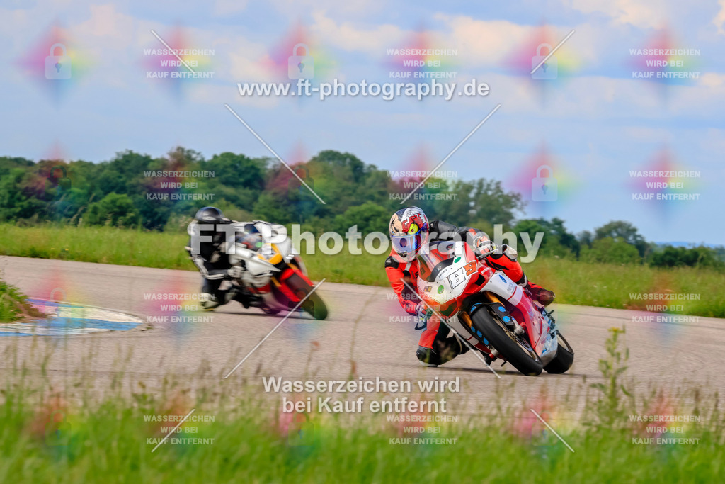 MotoTeam-1198 | Hier findet Ihr Bilder von Touristenfahrten auf der Nürburgring Nordschleife oder von anderen Veranstaltungen die ich besucht habe. Viel Spass beim Durch Schauen 