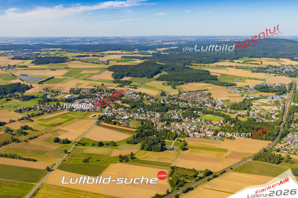 Luftaufnahme von Marktleuthen Vs Google Maps- Die Luftaufnahme wurde 2025 vom UL-Flugzeug heraus erstellt ( keine Drohne ) - Hochauflösende Luftaufnahme - für professionelle Ausdrucke geeignet. Die Geschenkidee !Mit Lizenz und Bildrechte bestellbar