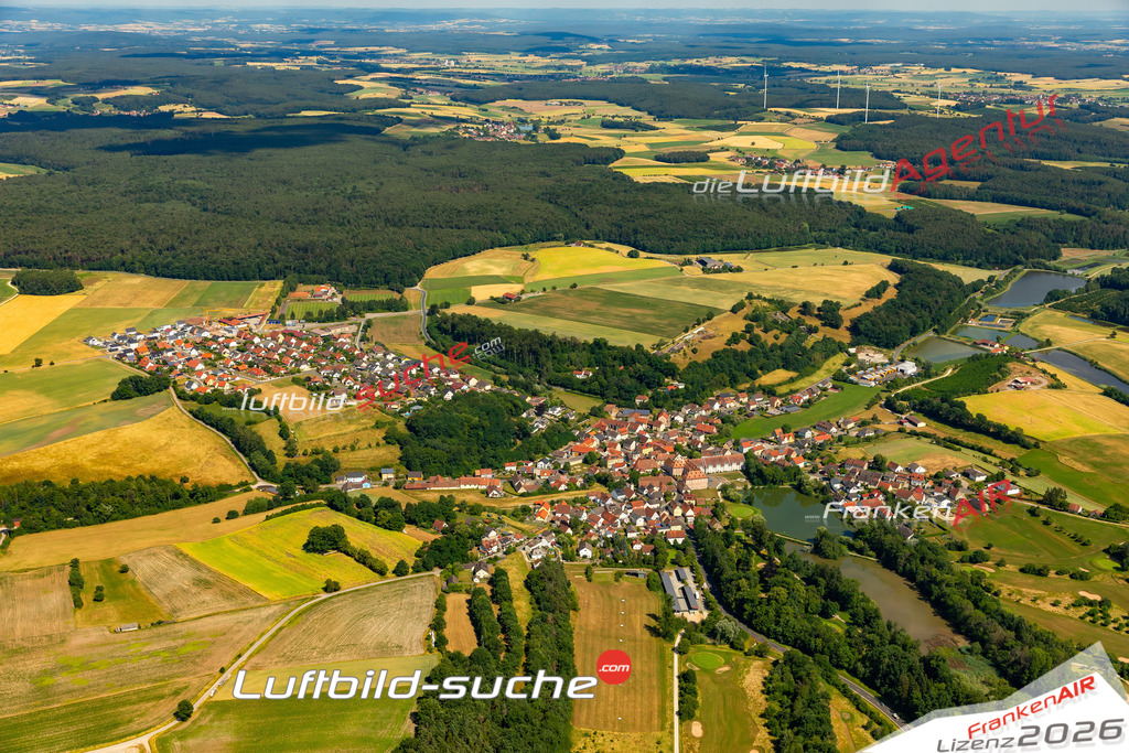 Das Luftbild zeigt : Reichmannsdorf Schlüsselfeld - Die Luftaufnahme wurde 2023 vom UL-Flugzeug aus erstellt ( keine Drohne ) - Hochauflösende Luftaufnahme - Für grossformatige Ausdrucke geeignet. Die Geschenkidee !Mit Lizenz und Bildrechte bestellbar