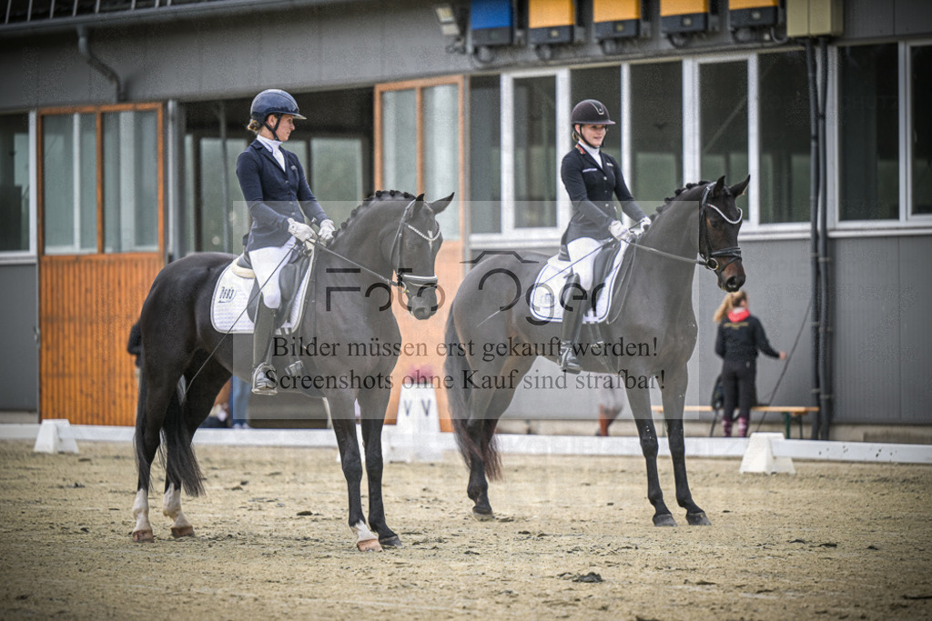 DOS_0322 | Entdecke hochwertige Reitturnierfotos von Foto Oger. Professionell, emotional und authentisch – jetzt Lieblingsmomente im Shop bestellen.Deutschlandweite Turnierfotografie. - Realisiert mit Pictrs.com