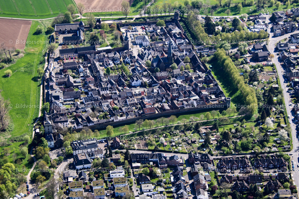 Zons alte Festung am Rhein-2358 | Luftbilder und Luftbildfotografie , Digital und Printbilder auf Leinwand , Alu Dibond , Acrylglas , Poster oder Download-Datei für private und gewerbliche Verwendung im Shop online bestellen. - Realisiert mit Pictrs.com