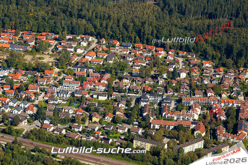 Aktuelles Luftbild von  Kirchseeon Kauf mit Lizenz / Bildrechten möglich- Die Luftaufnahme wurde 2021 mittels UL-Flugzeug erstellt ( keine Drohne ) - hochauflösende Kamera-Systeme von  Canon -Beste Qualität - Für grossformatige Ausdrucke geeignet. Die Geschenkidee !