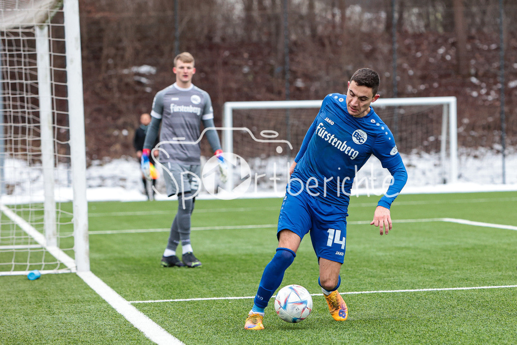 FC Bayern Amateure - Bahlinger SC | Rico WEHRLE (BSC #14) am Ball