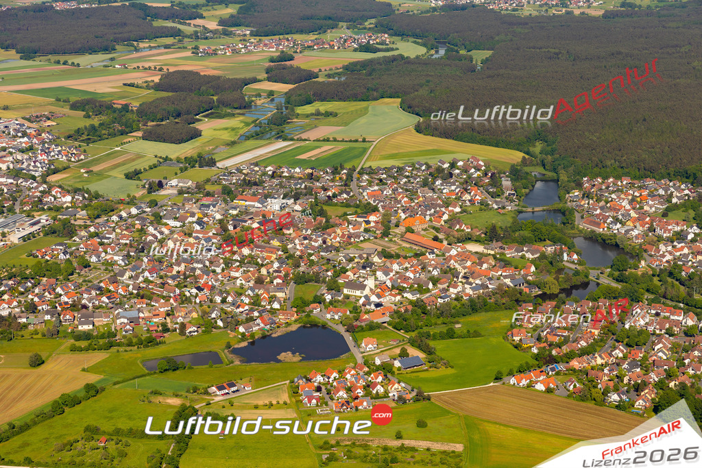 Das Luftbild zeigt :  Hemhofen - Die Luftaufnahme wurde 2024 vom UL-Flugzeug aus erstellt ( keine Drohne ) - Hochauflösende Luftaufnahme - Für grossformatige Ausdrucke geeignet. Die Geschenkidee !Mit Lizenz und Bildrechte bestellbar