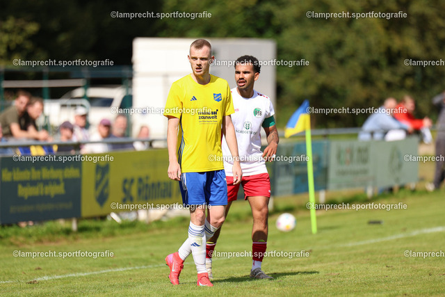 Fußball I Herren I Senioren Landesliga Holstein I 5. Spieltag I SC Rönnau - VfB Lübeck U21 I 23.08.2025.0061 | v.l. Nicolai Steffen (10, SC Rönnau), Gustavo Melo Nogueira da Silva (23, VfB Lübeck U21) - Realisiert mit Pictrs.com