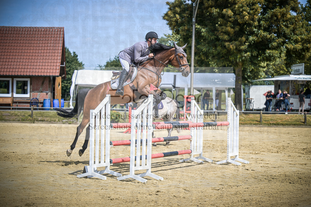 DOS_8099 | Entdecke hochwertige Reitturnierfotos von Foto Oger. Professionell, emotional und authentisch – jetzt Lieblingsmomente im Shop bestellen.Deutschlandweite Turnierfotografie. - Realisiert mit Pictrs.com