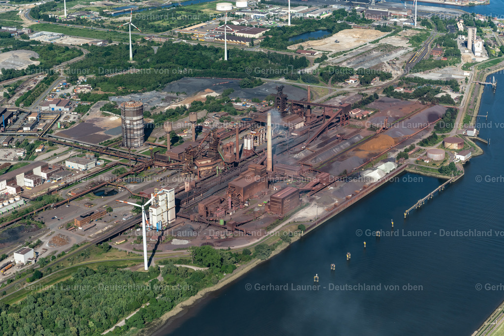 4030152 | BREMEN 01.06.2020 Technische Anlagen im Industriegebiet im Ortsteil Oslebshausen in Bremen, Deutschland. Weiterführende Informationen bei: ArcelorMittal Germany Holding GmbH. // Technical equipment and production facilities of the steelworks in the district Oslebshausen in Bremen, Germany. Further information at: ArcelorMittal Germany Holding GmbH. Foto: Gerhard Launer