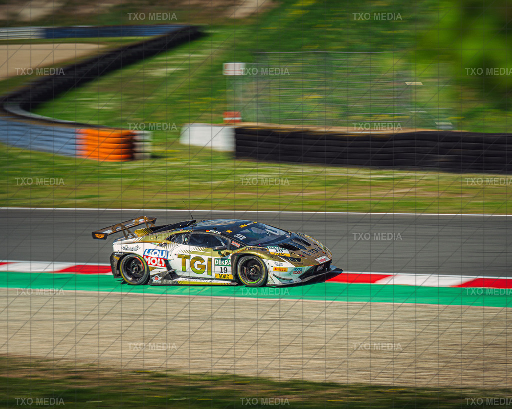 TXM07318 | Exklusive Motorsport-Fotografie aus Leipzig von TXO Media – für Rennfahrer, Teams & Sponsoren. Sausemuth liefert starke Bilder, die Emotion zeigen. Jetzt buchen & glänzen! - Realisiert mit Pictrs.com