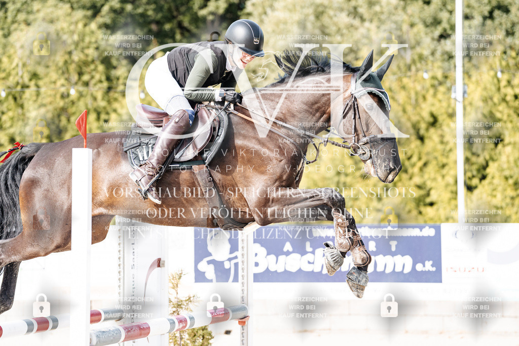CK905553 | Turnierfotografie Pferdefotografie Trier Rheinland-Pfalz Pferdesport Reitsport Tierfotografie Sportfotografie Pferdevideo Pferdevideografie Equestrianvideography equestrianphotography  - Realisiert mit Pictrs.com