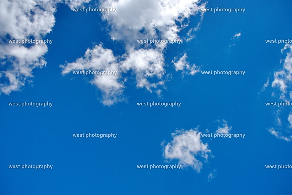 Clouds 3 - 2017 SUI | west photography - Realisiert mit Pictrs.com