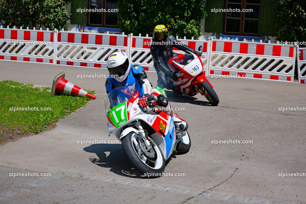 P1036872-2 | Erleben Sie atemberaubende, hochqualitative Fotos Ihrer Fahrt entlang der malerischen Alpenstraßen. Besuchen Sie alpineshots.com, um professionelle Aufnahmen Ihrer unvergesslichen Reise zu finden und zu kaufen - Realisiert mit Pictrs.com
