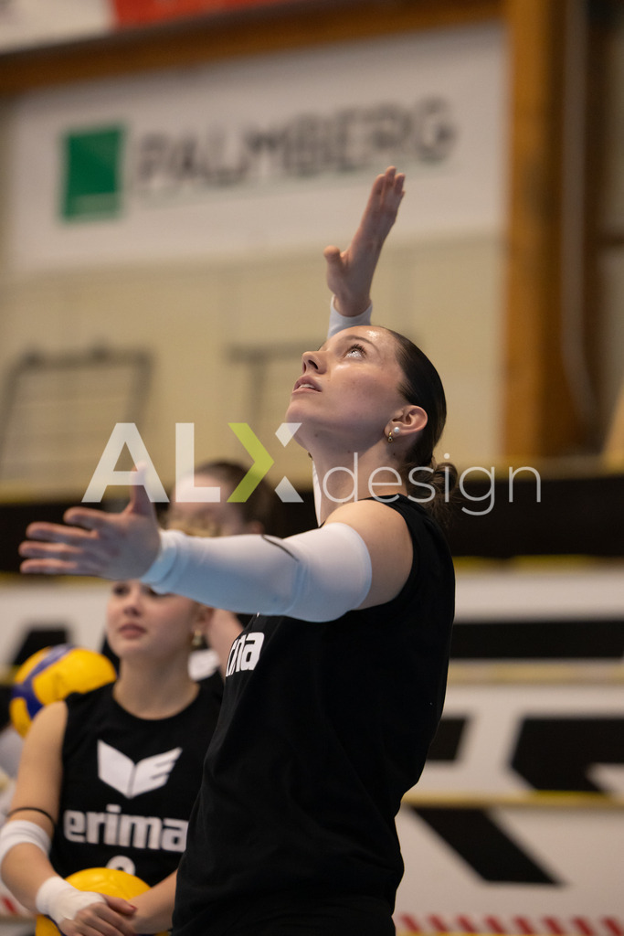 Volleyball I Frauen I Saison 2025-2026 I Volleyball NLA | Women I 1/2 Finals I  VC Kanti Schaffhausen - Sm'Aesch Pfeffingen I 07.03.2026 | 17 Leana Zuvic (CH) (VC Kanti Schaffhausen) - Aussen - Realisiert mit Pictrs.com