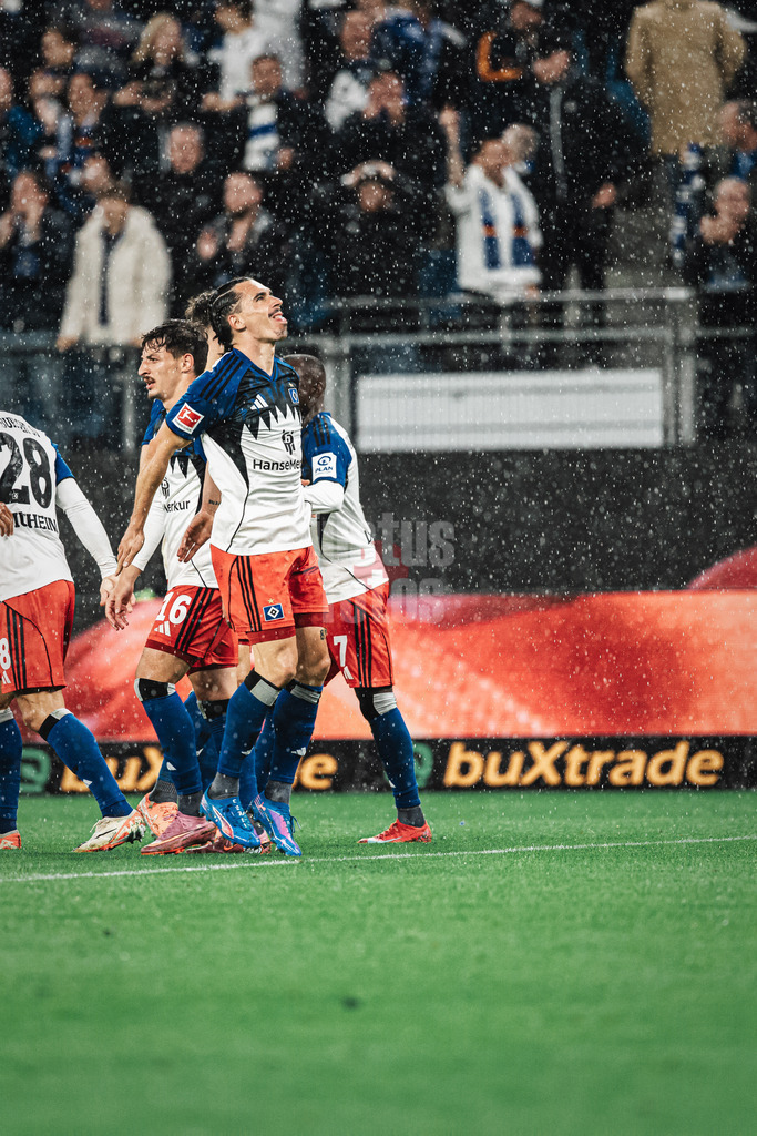 Fußball | Männer | Saison 2025/2026 | 1. Fußball-Bundesliga | 6. Spieltag | Hamburger SV vs. 1. FSV Mainz 05 | 05.10.2025 | Torschütze Rayan Philippe (#14, HSV) jubelt nach seinem 4:0 Tor