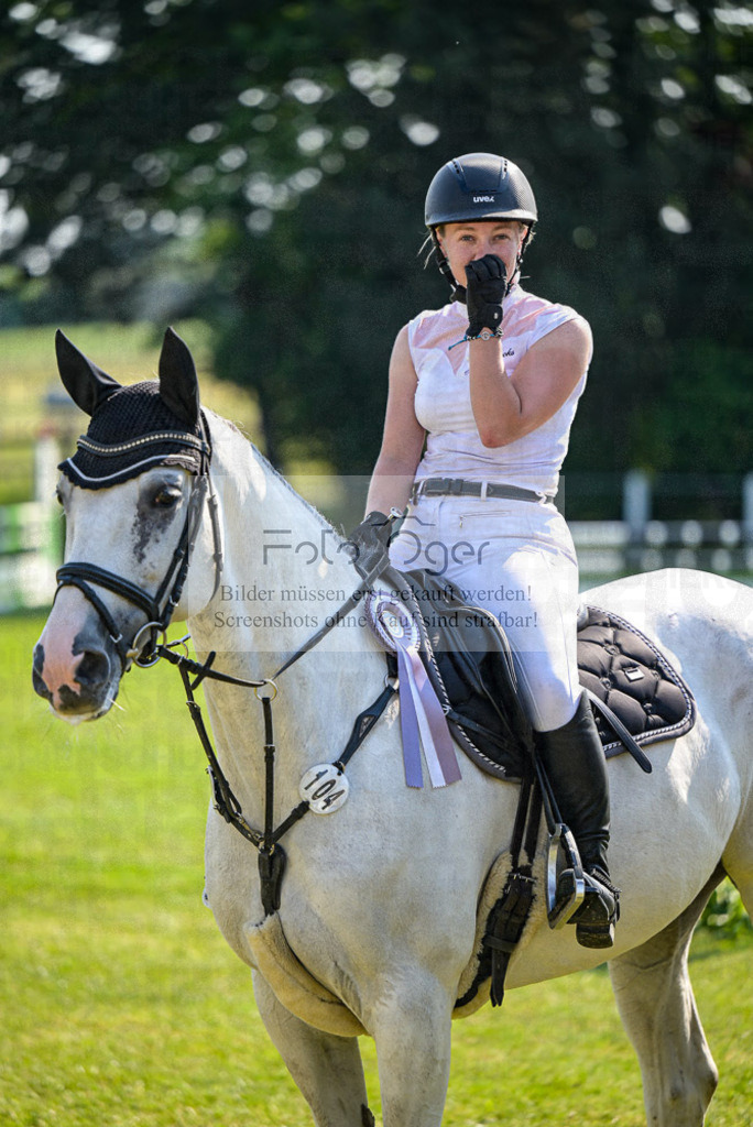 Reitturnier Voxtrup | Entdecke hochwertige Reitturnierfotos von Foto Oger. Professionell, emotional und authentisch – jetzt Lieblingsmomente im Shop bestellen.Deutschlandweite Turnierfotografie. - Realisiert mit Pictrs.com