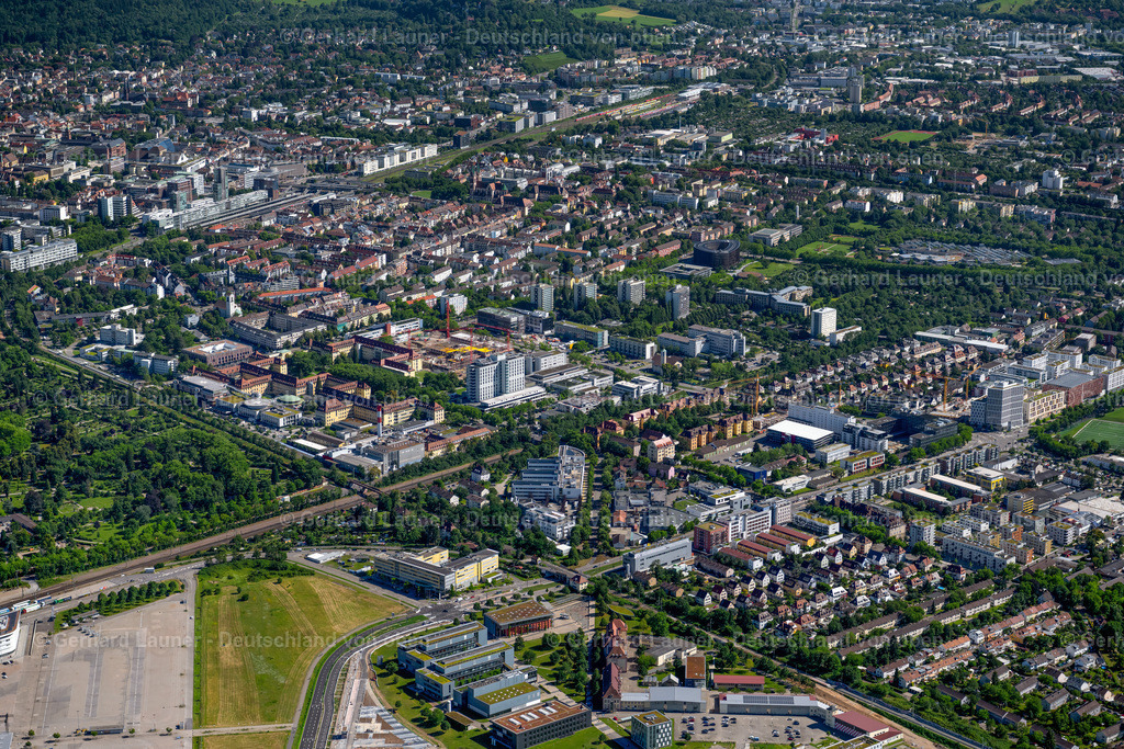 4033698 | STüHLINGER 30.06.2020 Stadtzentrum im Innenstadtbereich  in Stühlinger im Bundesland Baden-Württemberg, Deutschland // The city center in the downtown area  in Stühlinger in the state Baden-Wuerttemberg, Germany Foto: Gerhard Launer