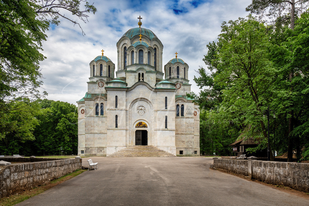 Oplenac | Die Grabstätte der Karadjordjevici Königsdynastie Serbiens in Topola am Berg Oplenac