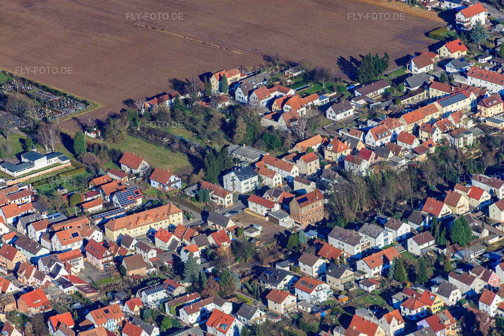 Altspeyerer Straße | Luftbild: Altspeyerer Straße in Lingenfeld im Bundesland Rheinland-Pfalz in Deutschland. Foto: IMG_36774.jpg vom 16.01.2011 durch Werner Riehm/FLY-FOTO.de - Realisiert mit Pictrs.com