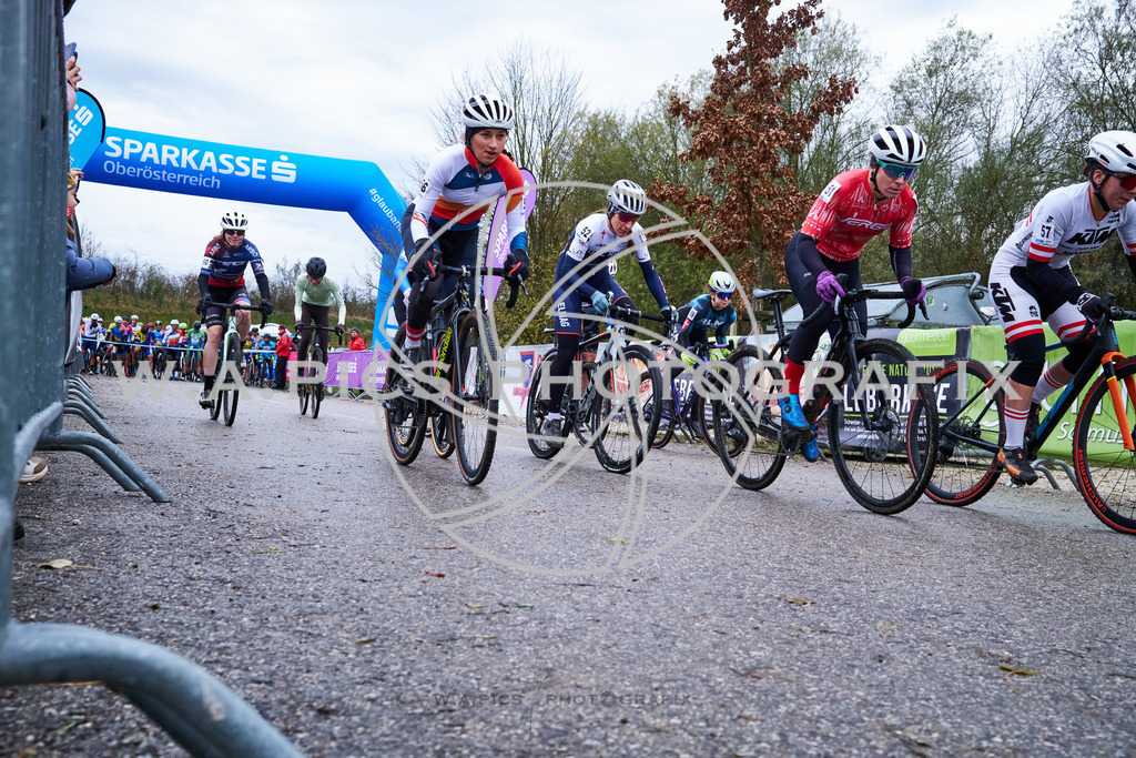 ..... | AUSTRIA, 24.11.24, 3.Radquerfeldein GP um das Sportzentrum Gunskirchen Image shows: Photo: Wapics / Michael Ring