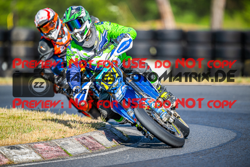 MaZZes_FotoMatrix_220528_3841 | Fotograf Mathias Schmid
Sportfotograf,
Eventfotograf,
Hochzeitsfotograf,
Portraitfotograf