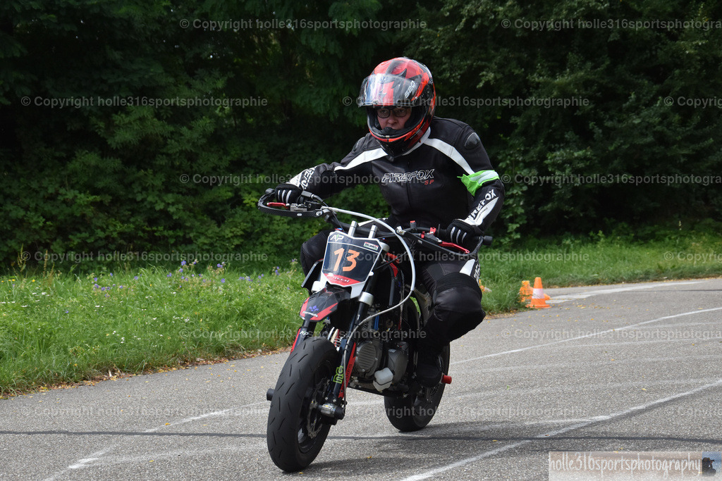 DSC_0478 | Sportfotografie , Motorsport, Motoross, Reitsport, Mointainbike, Enduro,
Landschaft , Outdoor, Eventfotografie, Landschaft, Bilder online bestellen - Realisiert mit Pictrs.com