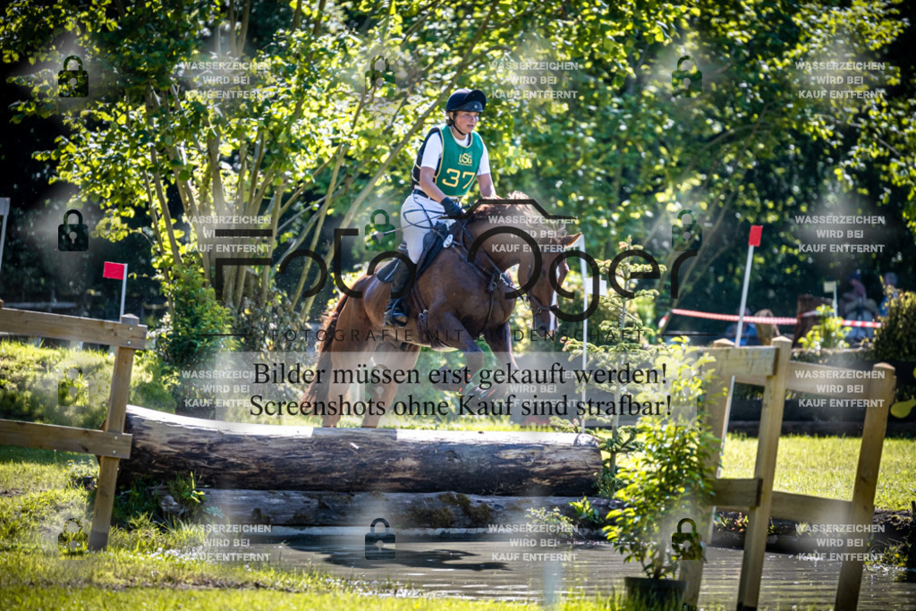 A1_Vielseitigkeitsturnier Melle Oldendorf-15c-0427 | Entdecke hochwertige Reitturnierfotos von Foto Oger. Professionell, emotional und authentisch – jetzt Lieblingsmomente im Shop bestellen.Deutschlandweite Turnierfotografie. - Realisiert mit Pictrs.com