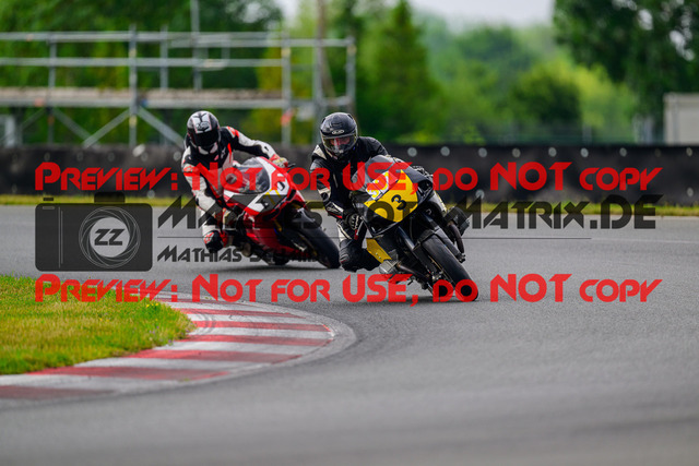 MaZZes_FotoMatrix_240724_6007705_2585 | GELB