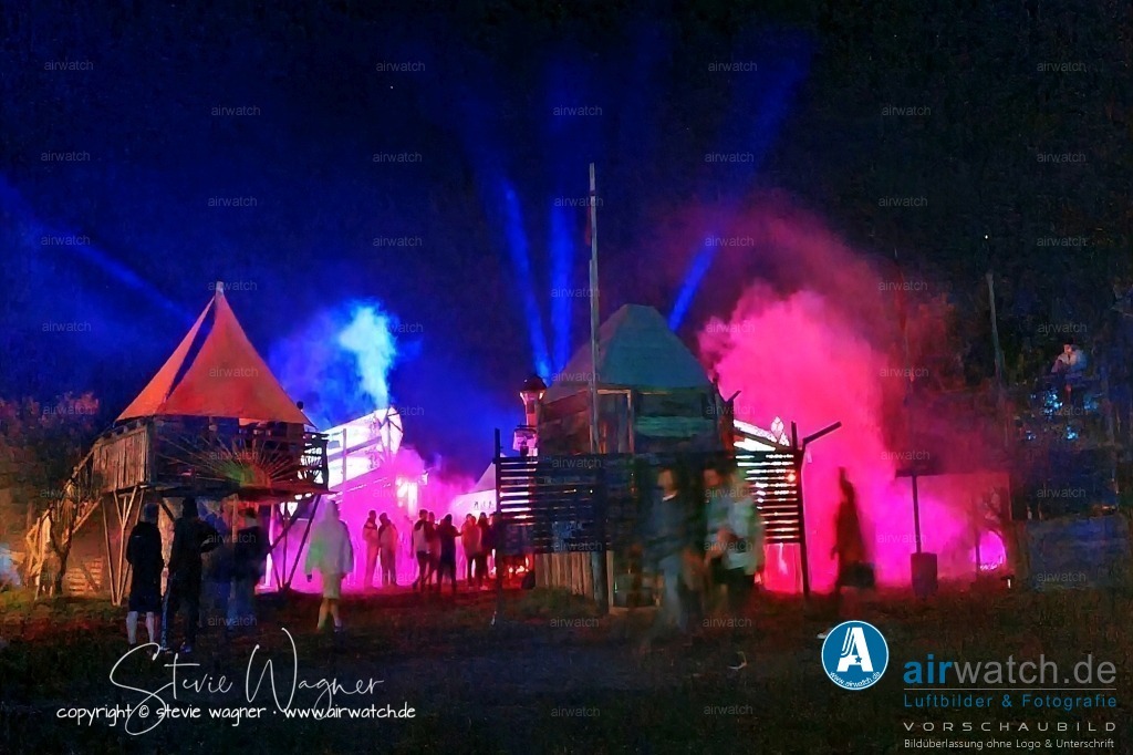 Bachblyten® Festival 2023 | Entdecken Sie atemberaubende Luftbilder und Fotografien auf airwatch.de - Tauchen Sie ein in eine Welt voller faszinierender Aufnahmen aus der Vogelperspektive.