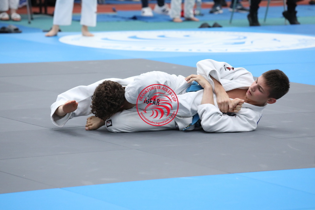 1J7A3360 | Fotos vom Adler Cup - Pictures from Adler Cup

Hier findet Ihr alle Eindrücke und großen Momente der Adler Cup Wochenenden. Here you will find all impressions and great moments of the Adler Cup weekends. - Realisiert mit Pictrs.com