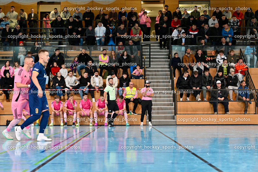 Carinthia Flamengo Futsal Club vs. Futsal Klagenfurt | #21 Robert Dimitrov Carinthia Flamengo, Spielerbank Carinthia Flamengo, Besucher Ballspielhalle Viktring, Carinthia Flamengo Futsal Club vs. Futsal Klagenfurt, Carinthia Flamengo Futsal Club vs. Futsal Klagenfurt am 01.12.2024 in Klagenfurt (Ballspielhalle Viktring), Austria, (Photo by Bernd Stefan)